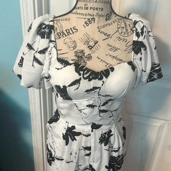 2 pc (white floral) with padded bra - Picture 1 of 9